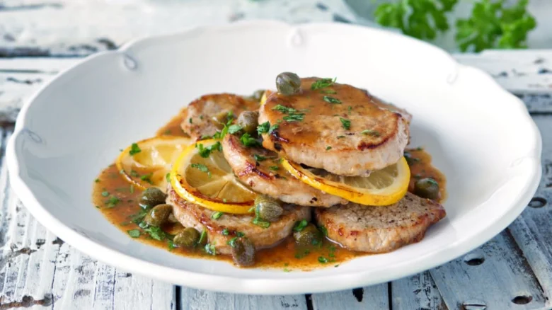 Pork medaile s kapary, citronem a bylinkami