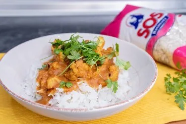 Zdravá pokrmy: curry na rýži s bylinkami