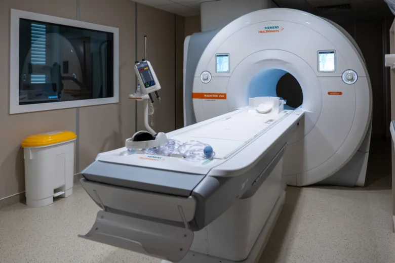 Moderní magnetická rezonance v nemocničním prostředí.
