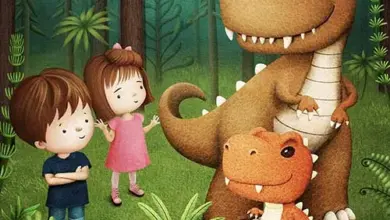 Děti s přátelskými dinosaury v lesním prostředí