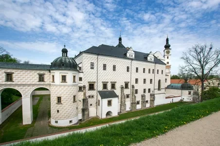 Historické zámek v Pardubickém kraji vhodné pro výlety s dětmi.