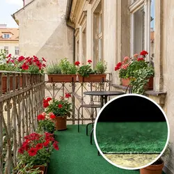 Zelená vinylová podlaha na balkóně s kvetinami